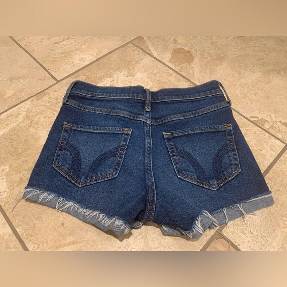 Hollister Jean Shorts - Picture 2 of 3